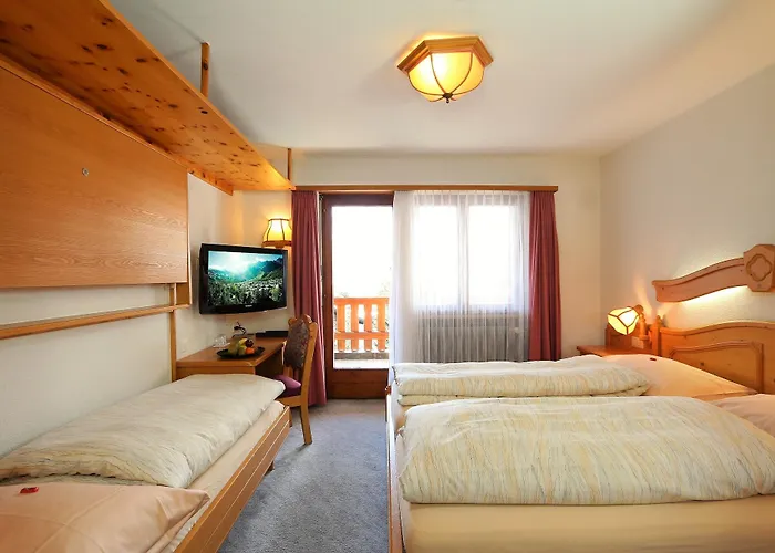 فندق Swiss Family Alphubel 3*